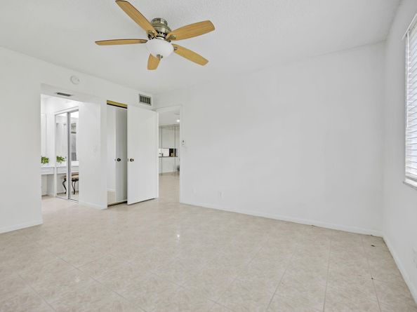 201 Berkley Rd 111, Hollywood FL 33024