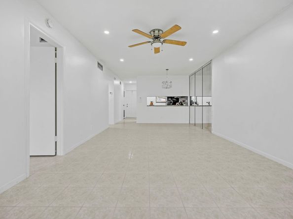 201 Berkley Rd 111, Hollywood FL 33024