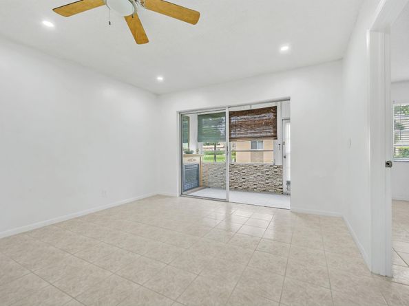 201 Berkley Rd 111, Hollywood FL 33024