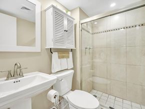 201 Berkley Rd 111, Hollywood FL 33024