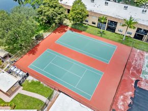 201 Berkley Rd 111, Hollywood FL 33024