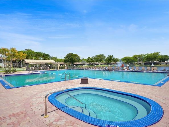 201 Berkley Rd 111, Hollywood FL 33024
