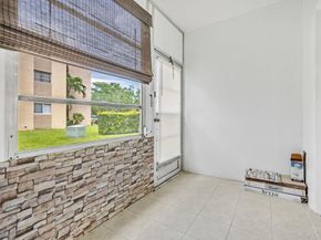 201 Berkley Rd 111, Hollywood FL 33024