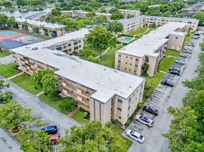 201 Berkley Rd 111, Hollywood FL 33024