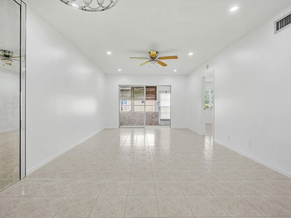 201 Berkley Rd 111, Hollywood FL 33024