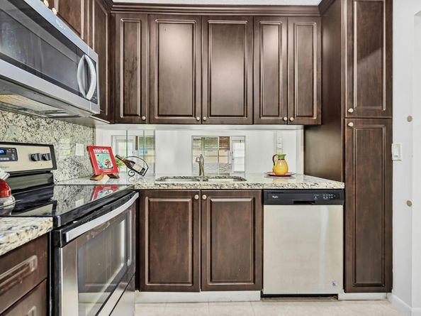 201 Berkley Rd 111, Hollywood FL 33024