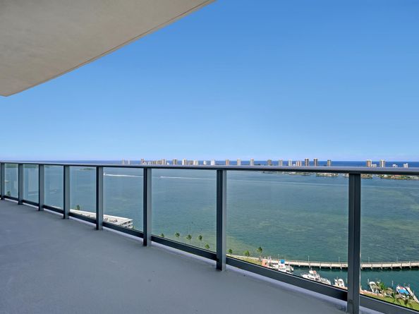 220 Lake Shore Drive N2103, Lake Park FL 33403