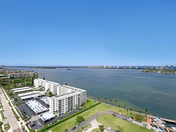 220 Lake Shore Drive N2103, Lake Park FL 33403