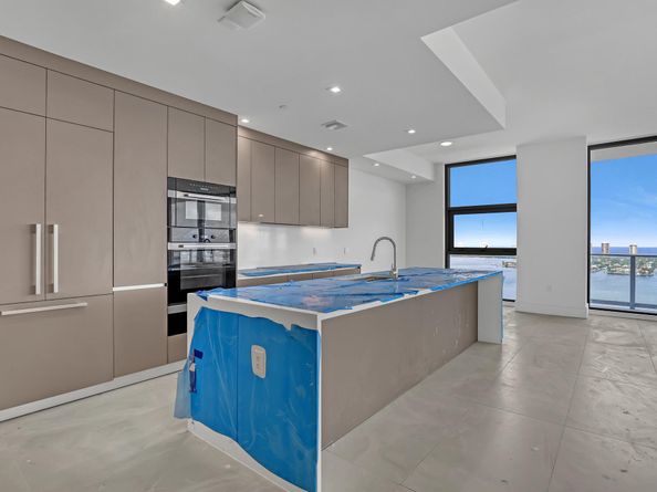 220 Lake Shore Drive N2103, Lake Park FL 33403