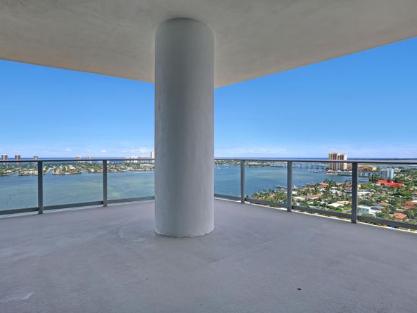 220 Lake Shore Drive N2103, Lake Park FL 33403