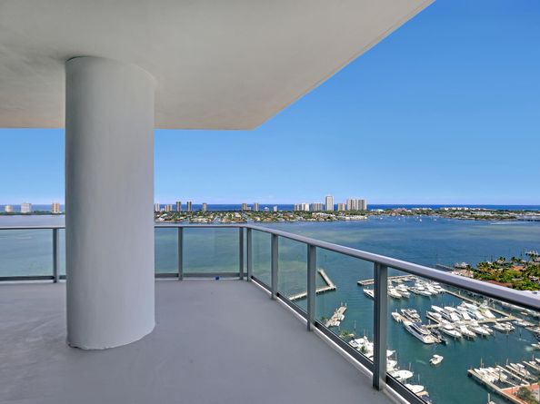 220 Lake Shore Drive N2103, Lake Park FL 33403