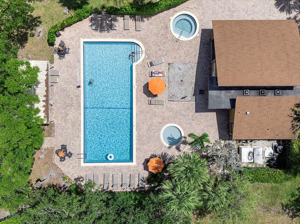 7547 NW 79th Ave 111, Tamarac FL 33321
