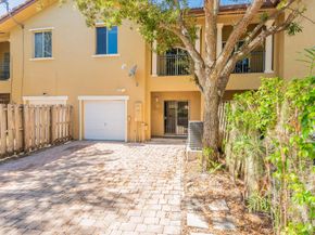 11368 SW 230th Ter, Miami FL 33170