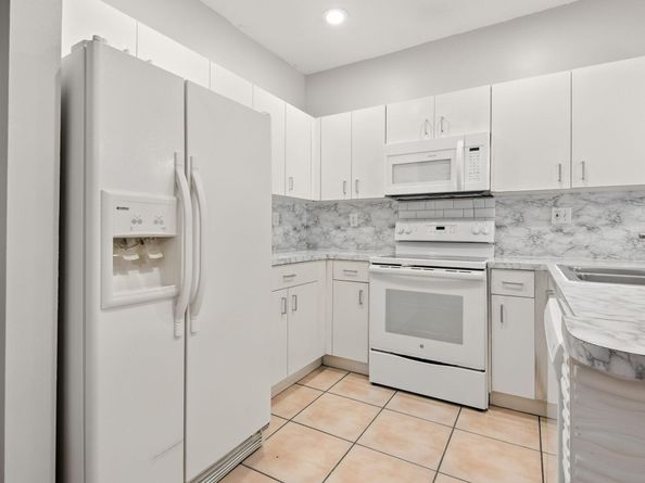 11368 SW 230th Ter, Miami FL 33170