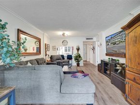 103 Royal Park Dr 1E, Oakland Park FL 33309