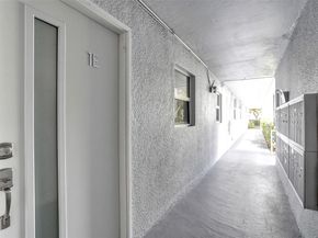 103 Royal Park Dr 1E, Oakland Park FL 33309
