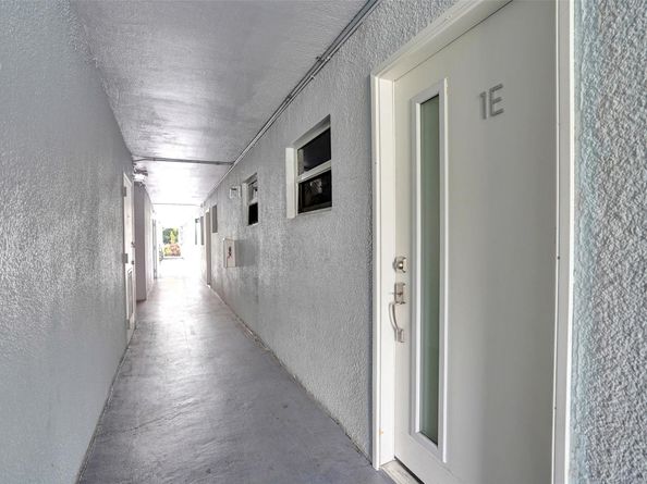 103 Royal Park Dr 1E, Oakland Park FL 33309