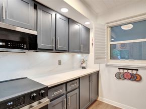 103 Royal Park Dr 1E, Oakland Park FL 33309
