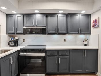 103 Royal Park Dr