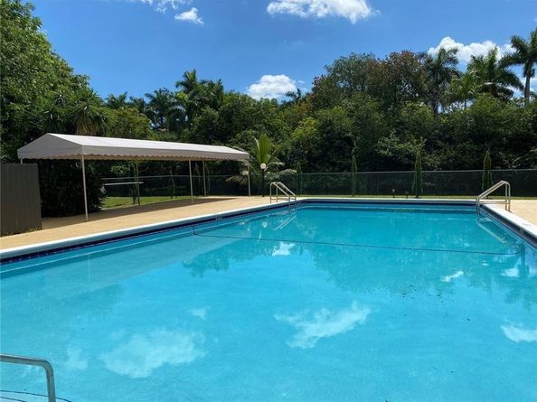 103 Royal Park Dr 1E, Oakland Park FL 33309