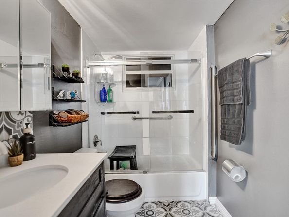 103 Royal Park Dr 1E, Oakland Park FL 33309