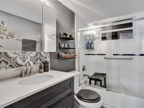 103 Royal Park Dr 1E, Oakland Park FL 33309
