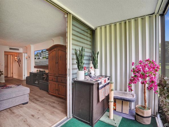 103 Royal Park Dr 1E, Oakland Park FL 33309
