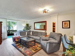 103 Royal Park Dr 1E, Oakland Park FL 33309