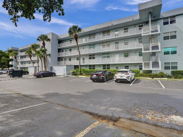 103 Royal Park Dr 1E, Oakland Park FL 33309