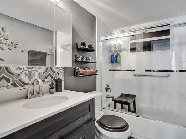 103 Royal Park Dr 1E, Oakland Park FL 33309
