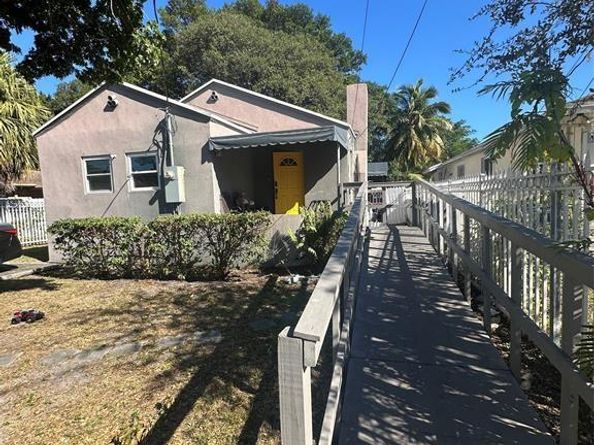 4133 NW 22nd Ct, Miami FL 33142