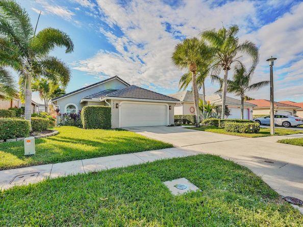 2622 Country Golf Drive, Wellington FL 33414