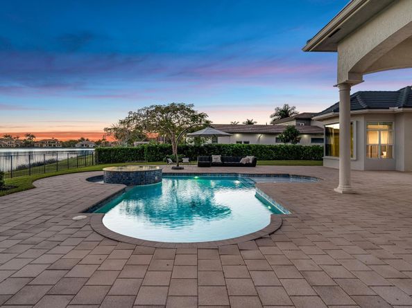 3111 Lake Ridge Ln, Weston FL 33332