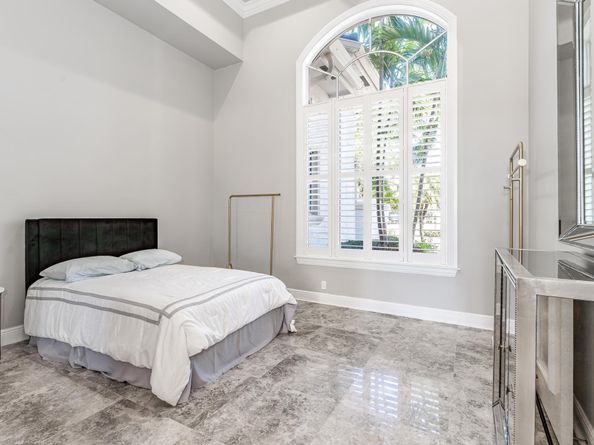 3111 Lake Ridge Ln, Weston FL 33332