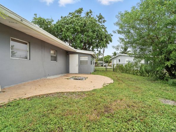 6103 NW 20th Ct, Margate FL 33063