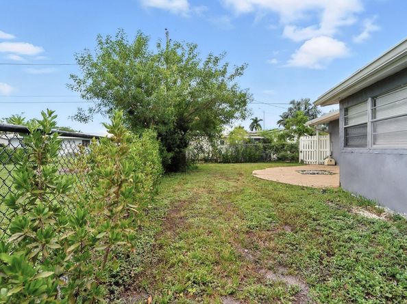 6103 NW 20th Ct, Margate FL 33063