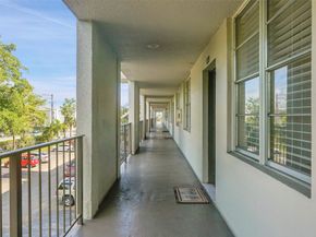 4898 NW 29TH Ct 304, Lauderdale Lakes FL 33313
