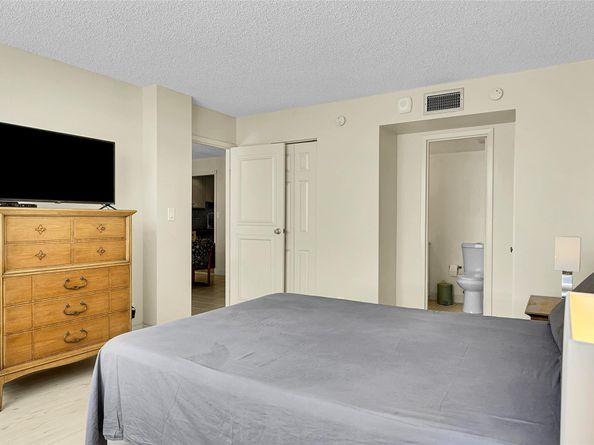 4898 NW 29TH Ct 304, Lauderdale Lakes FL 33313
