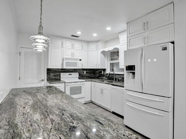 7341 Meridian St, Miramar FL 33023