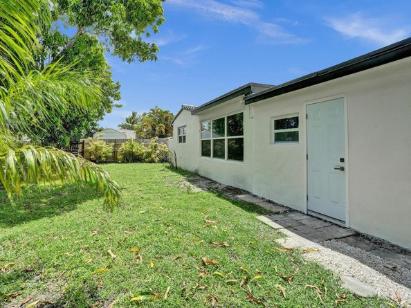 7341 Meridian St, Miramar FL 33023