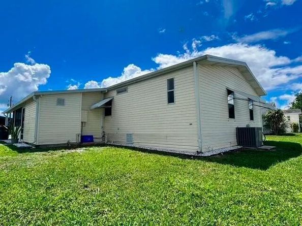 6157 Seashore Dr, 106, Lake Worth FL 33462