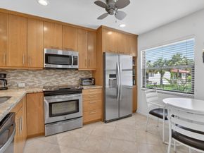 8310 Casa Del Lago D, Boca Raton FL 33433