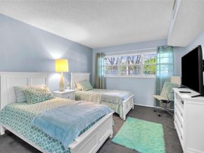 400 Oaks Lane 115, Pompano Beach FL 33069