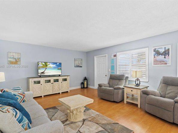 2424 NE 9th Street 207, Fort Lauderdale FL 33304