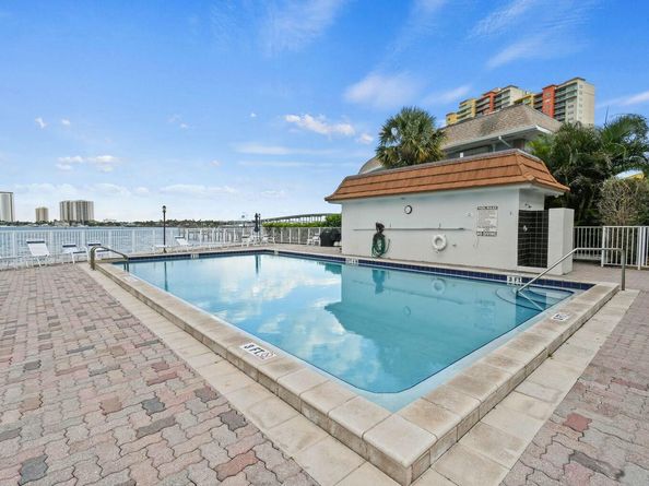 400 Wilma Circle 204, Riviera Beach FL 33404