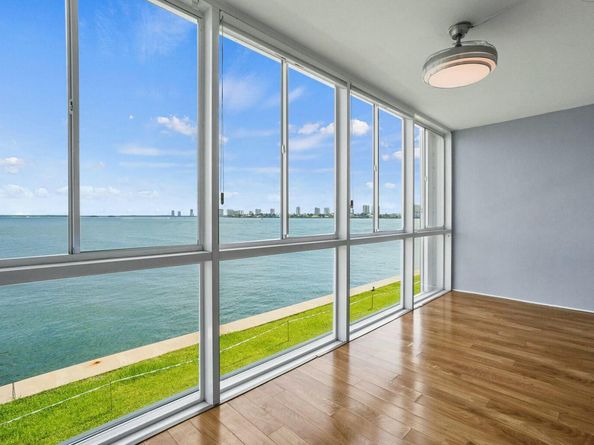 400 Wilma Circle 204, Riviera Beach FL 33404