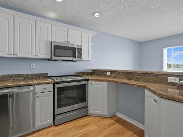 400 Wilma Circle 204, Riviera Beach FL 33404