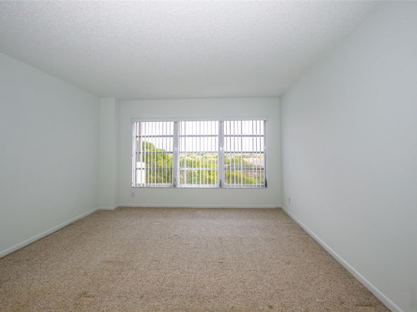 10777 W Sample Rd 718, Coral Springs FL 33065
