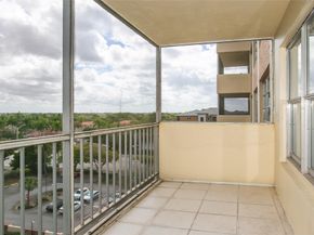 10777 W Sample Rd 718, Coral Springs FL 33065