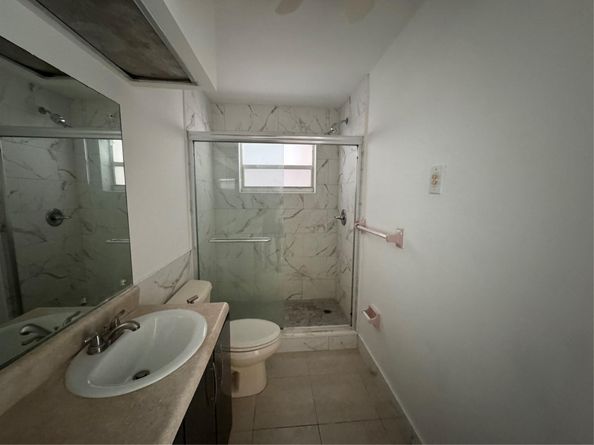 1150 E Sample Rd 102, Pompano Beach FL 33064